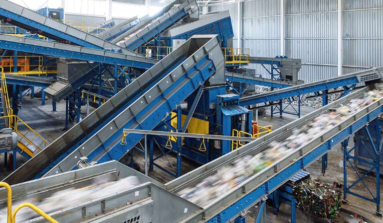 conveyor in a recycling plant