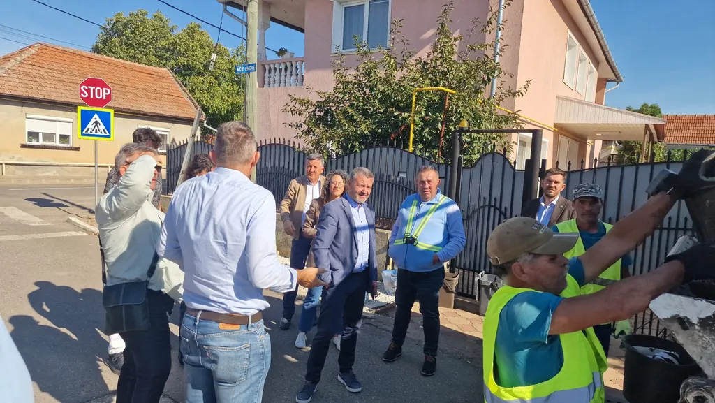 At Sălacea, participants witnessed how separate collection happens out on the streets in a role model municipality dividing into five fractions.